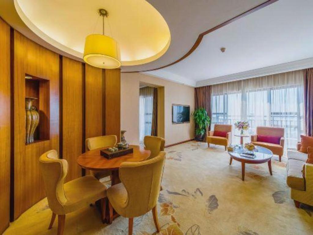 Ocean Spring Metropark Hotel Чжухай Экстерьер фото